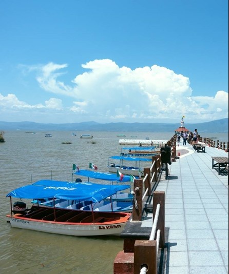 Corredor del faro de Chapala